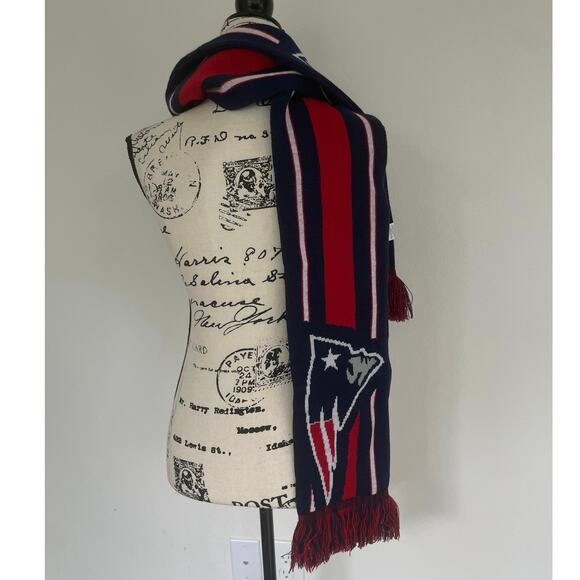 NFL FOOTBALL NEW ENGLAND PATRIOTS SCARF REVERSIBLE WINTER FANATIC APPAREL ICONIC - Picture 5 of 9